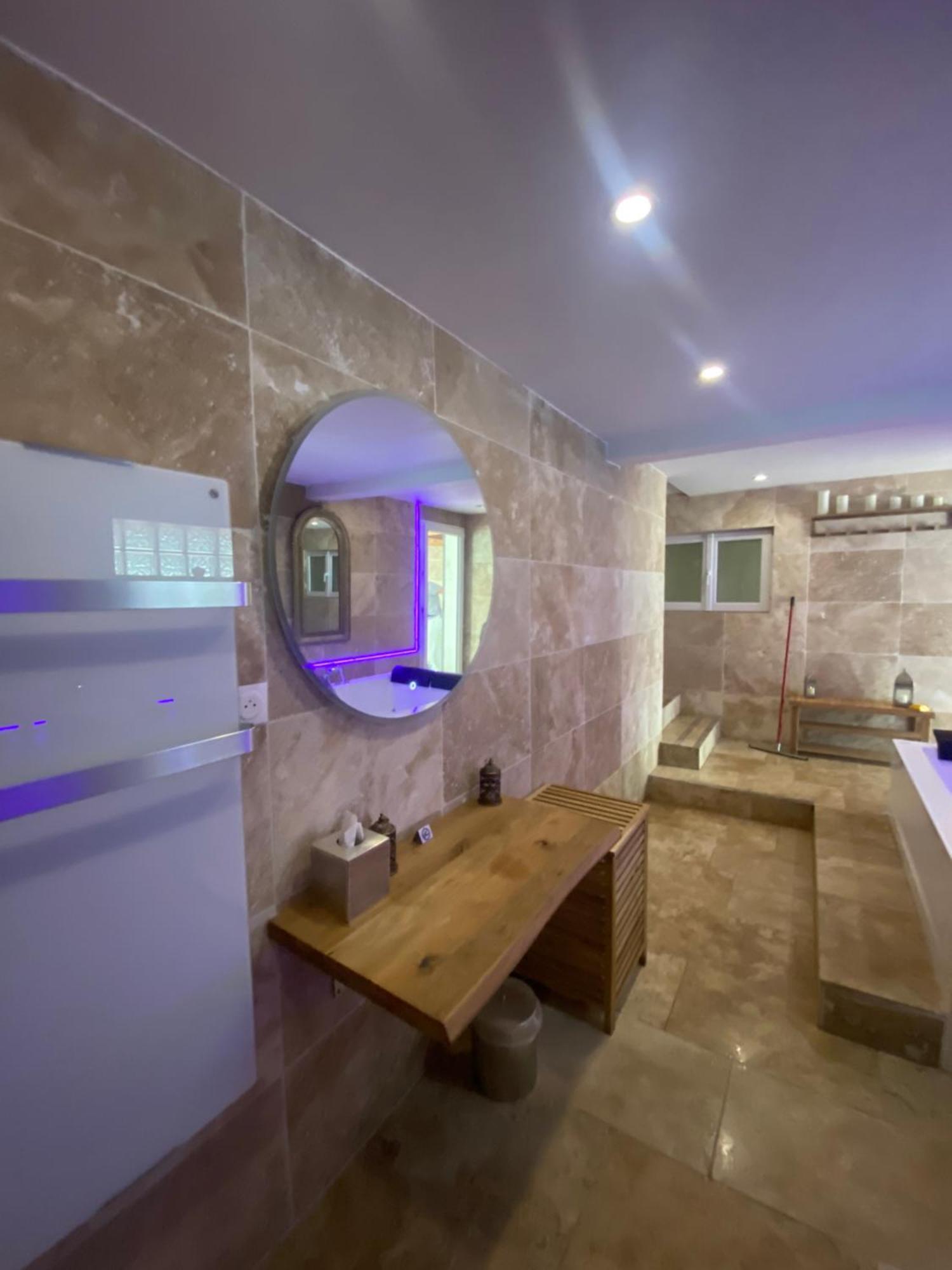 O Bain Soleil Bed & Breakfast Bourg-Saint-Andeol Bagian luar foto